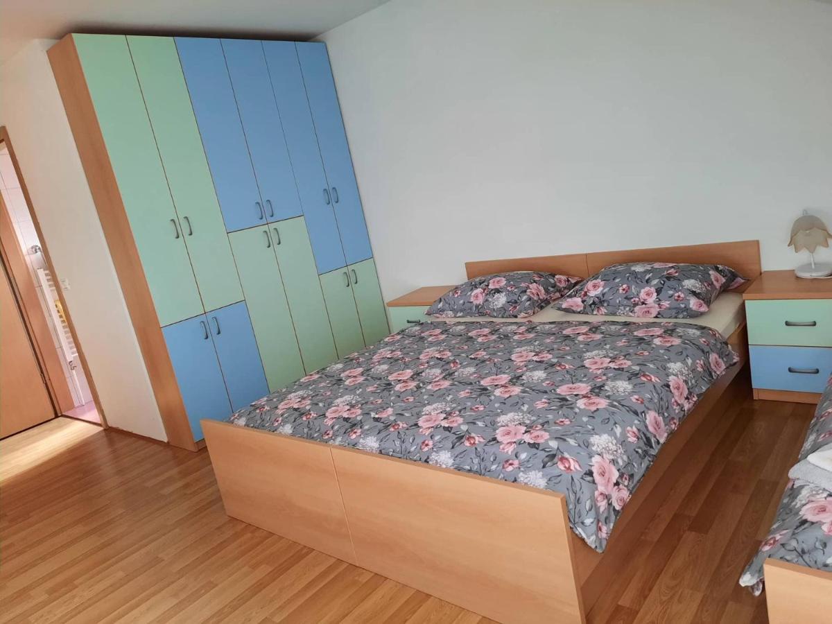 הוילה Vodice Tourist Farm Lavric מראה חיצוני תמונה